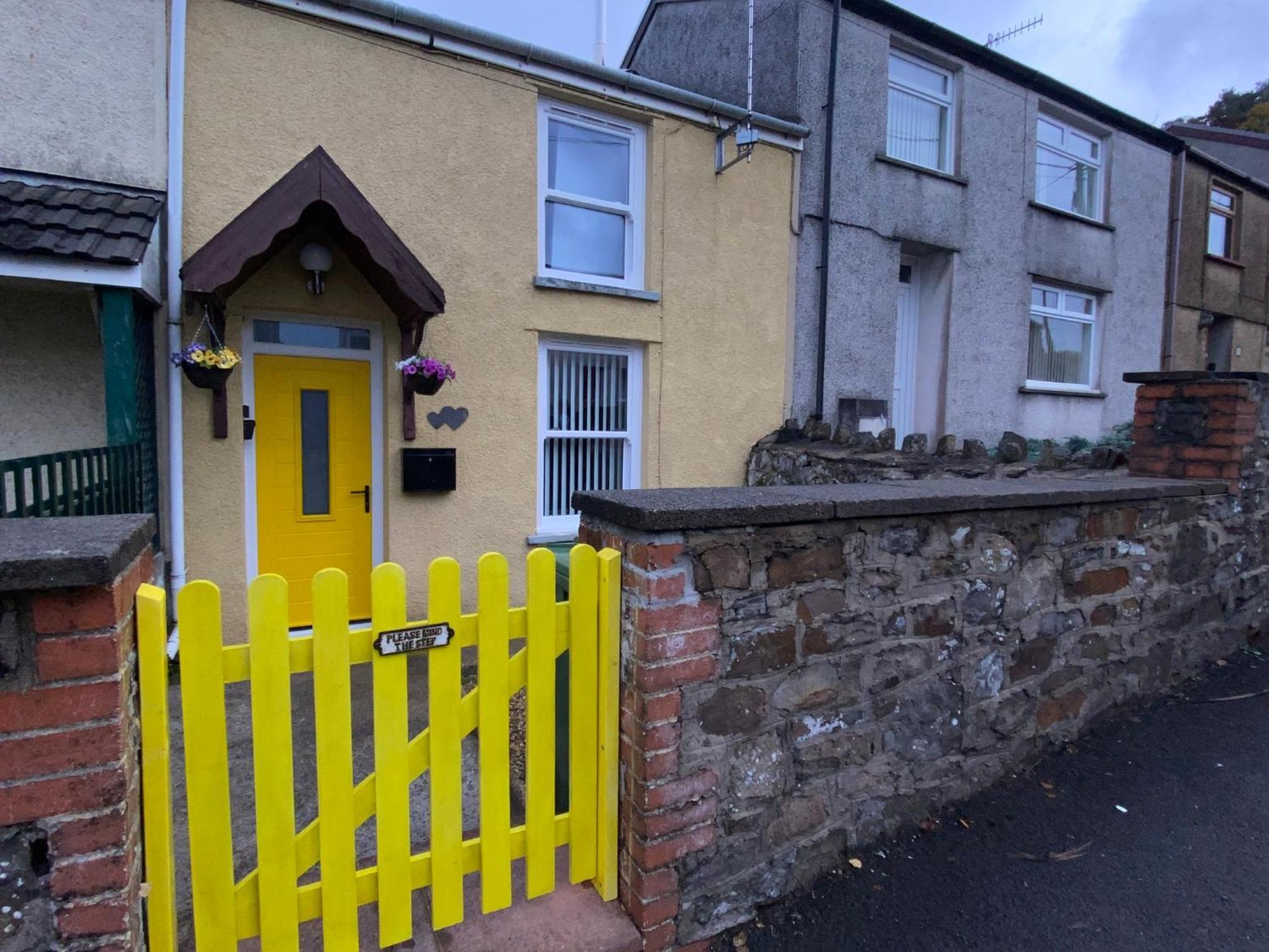 Villa The Cwtch, Log Fire, Sleeps 6, Nr Zip World, Brecon And Bike Park Wales Aberdare Esterno foto