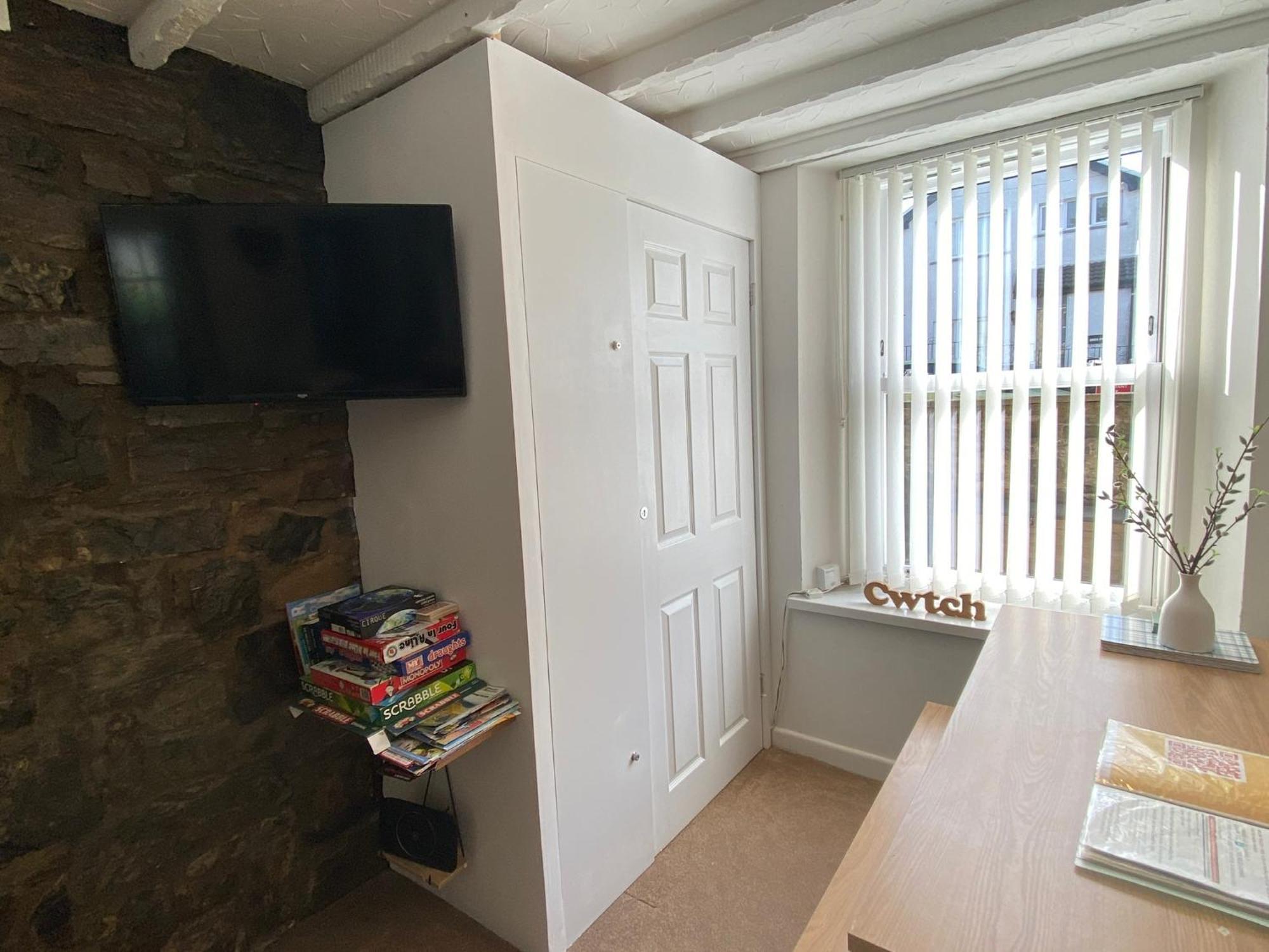 Villa The Cwtch, Log Fire, Sleeps 6, Nr Zip World, Brecon And Bike Park Wales Aberdare Esterno foto