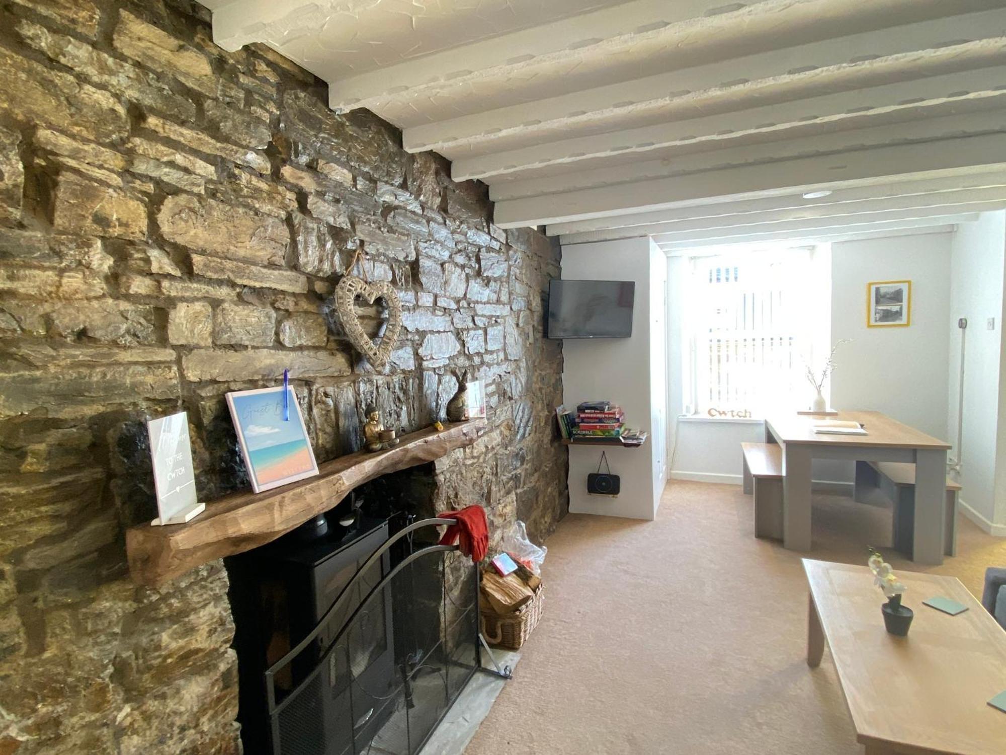 Villa The Cwtch, Log Fire, Sleeps 6, Nr Zip World, Brecon And Bike Park Wales Aberdare Esterno foto