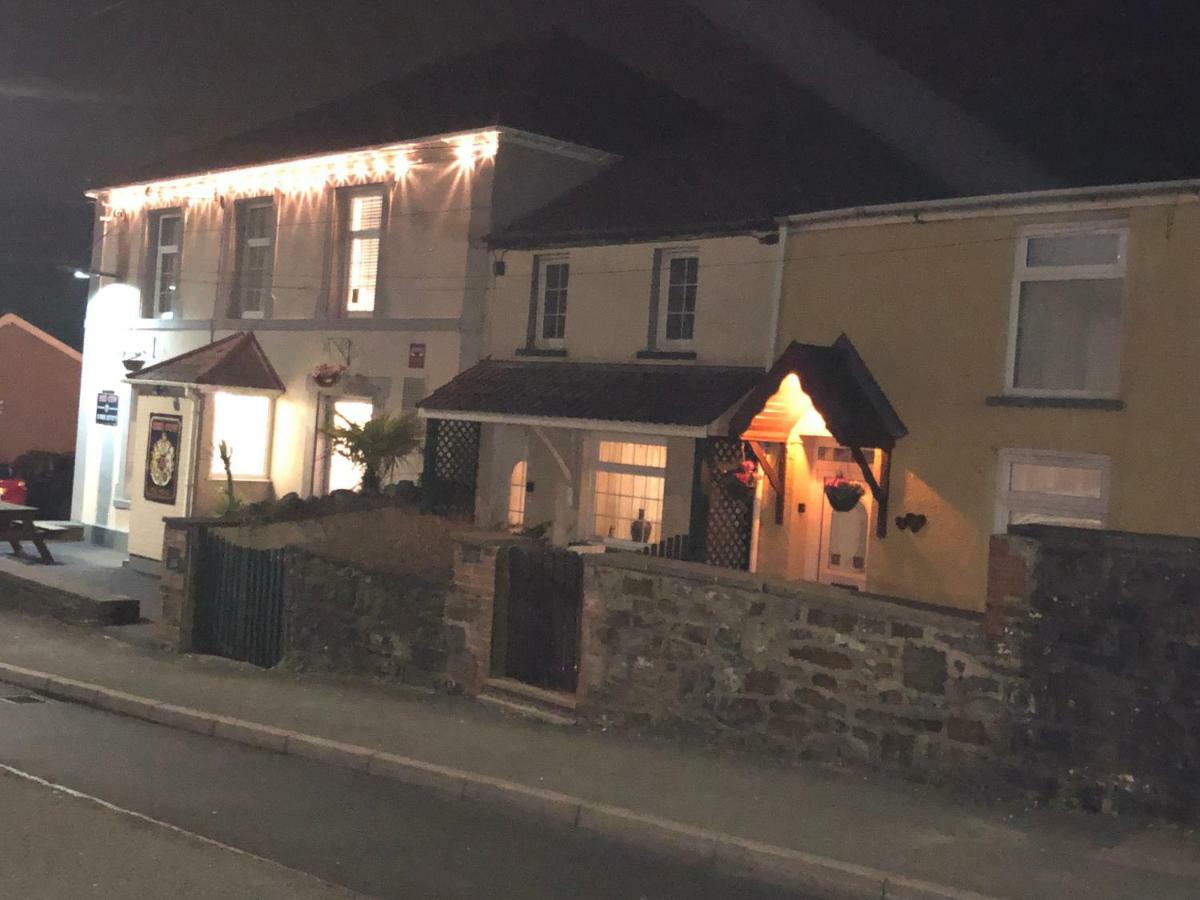 Villa The Cwtch, Log Fire, Sleeps 6, Nr Zip World, Brecon And Bike Park Wales Aberdare Esterno foto